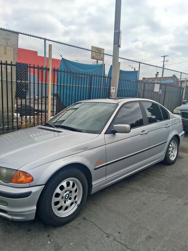 2000 BMW 3 Series - 323i Sedan 4D