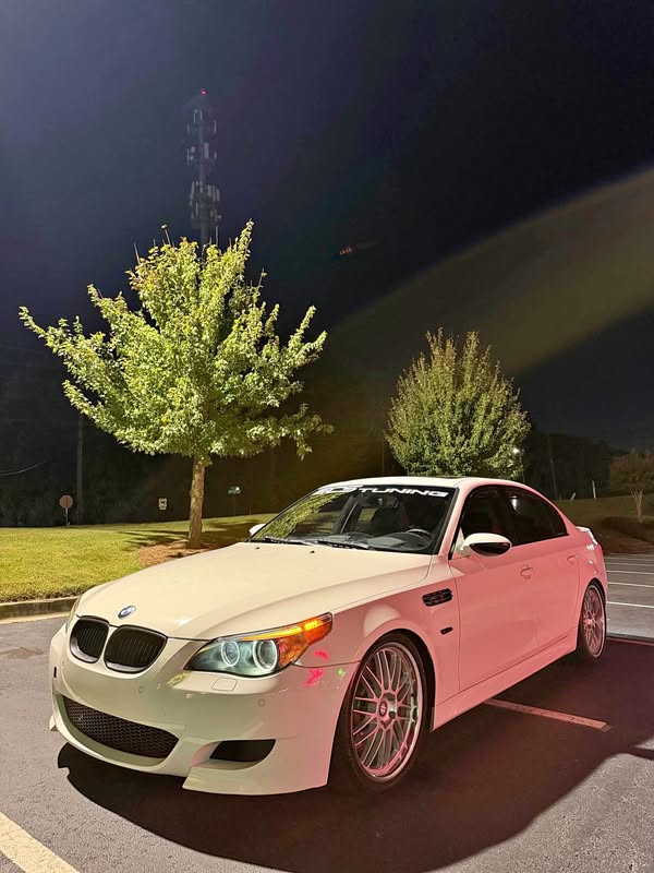 2006 BMW M5 - Sedan 4D