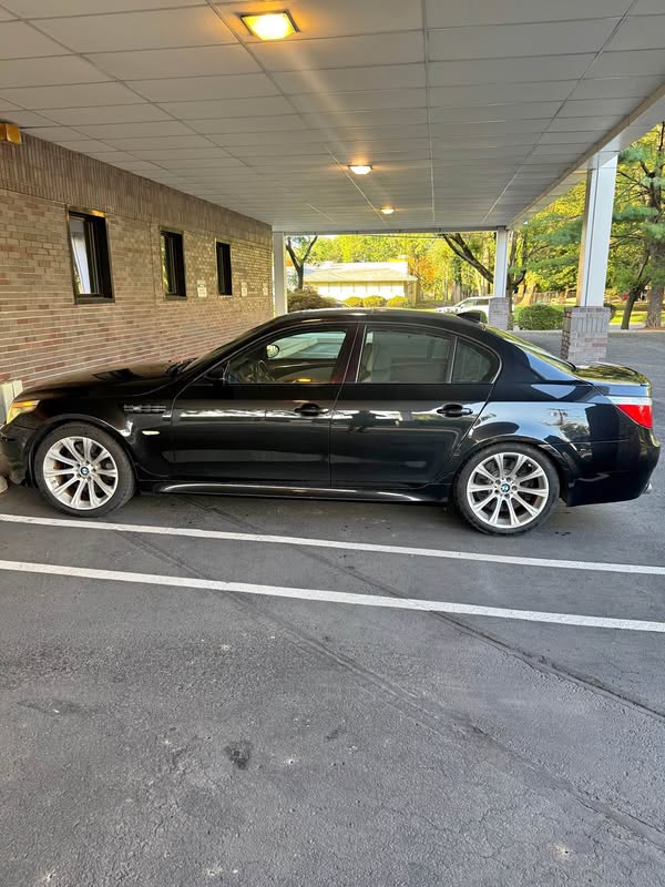 2008 BMW M5 - Sedan 4D