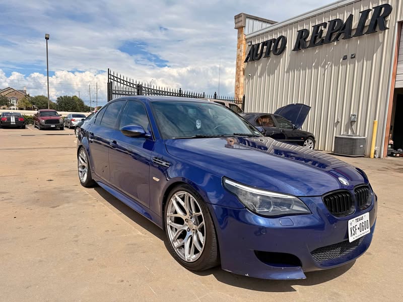 2006 BMW M5 - Sedan 4D