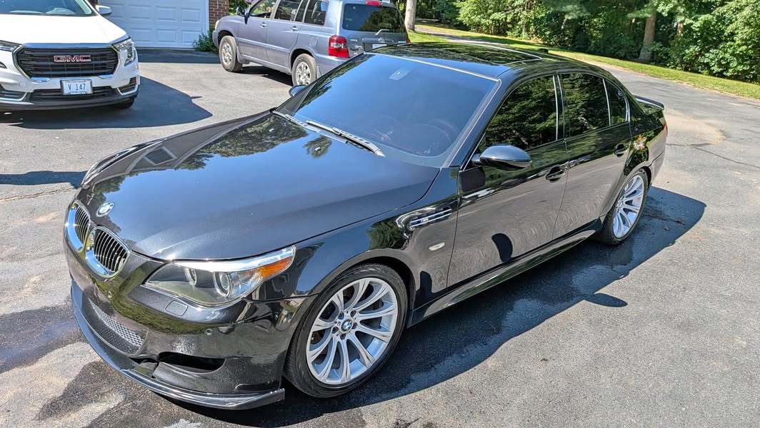 2006 BMW M5 - Sedan 4D