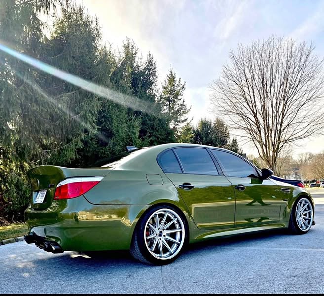 2009 BMW M5 - Sedan 4D
