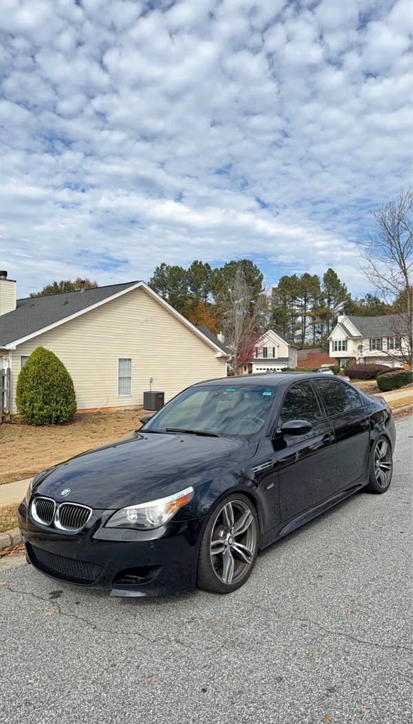 2006 BMW M5 - Sedan 4D