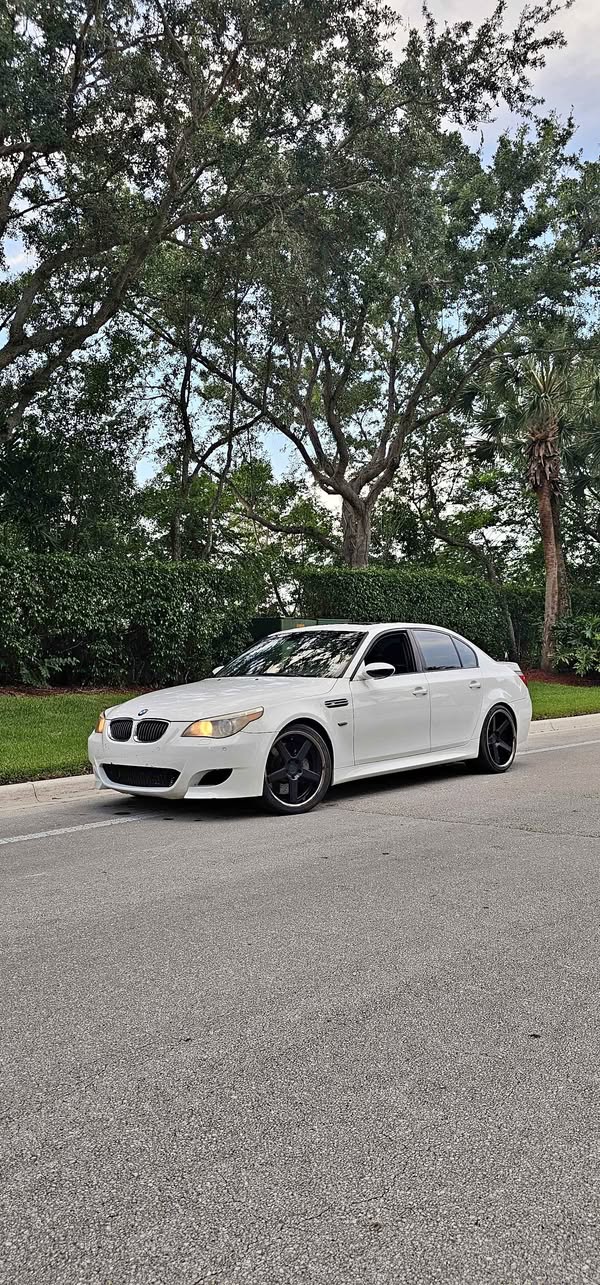 2007 BMW M5 - Sedan 4D