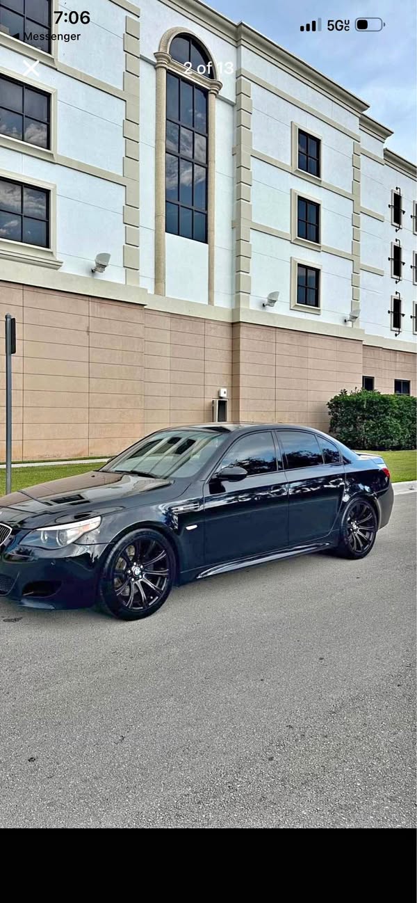 2006 BMW M5 - Sedan 4D