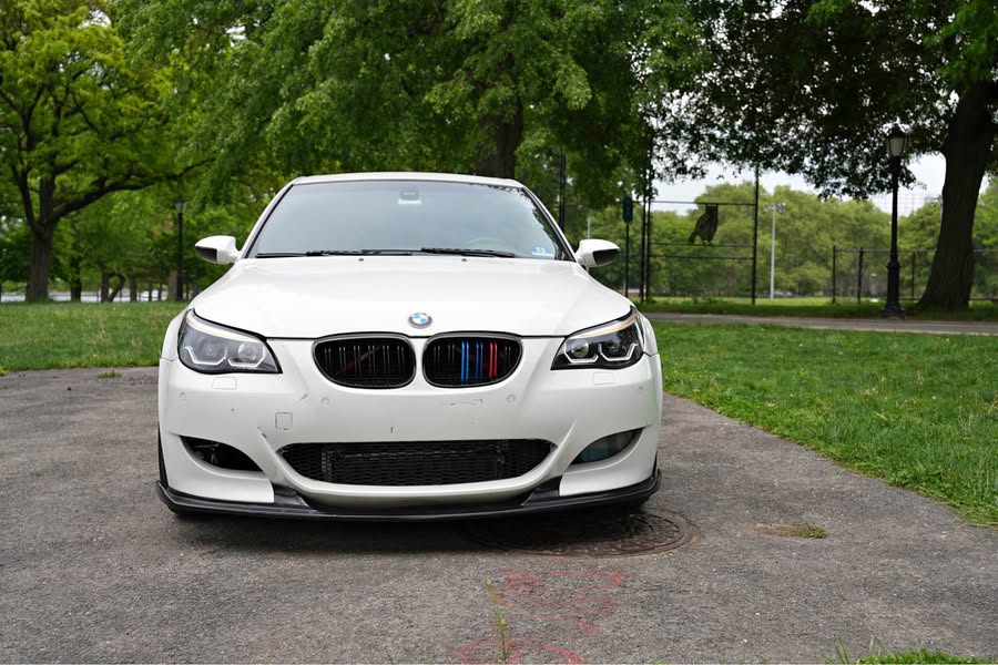 2006 BMW M5 - Sedan 4D