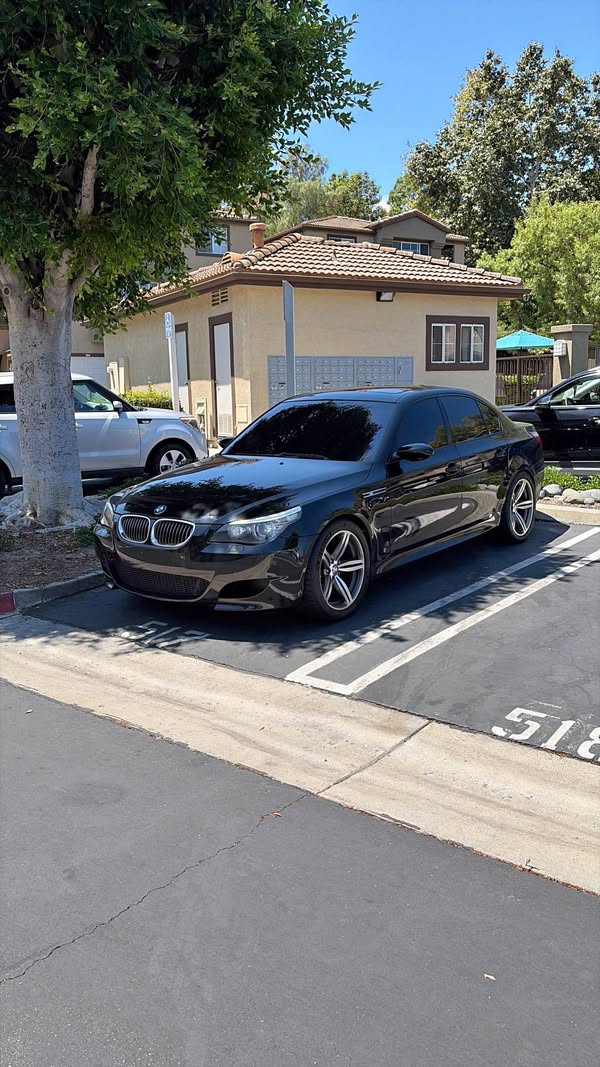 2006 BMW M5 - Sedan 4D