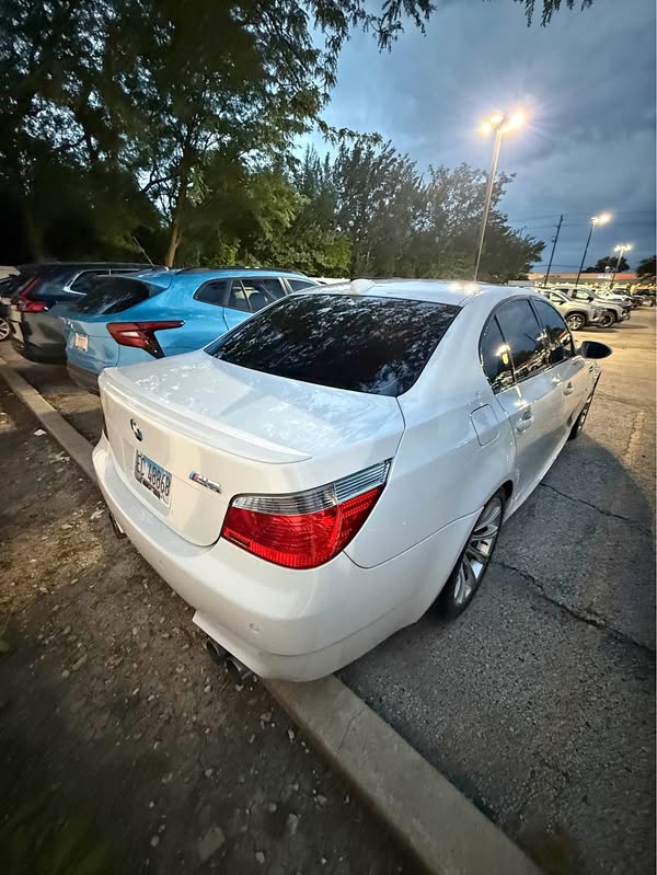2006 BMW M5 - Sedan 4D