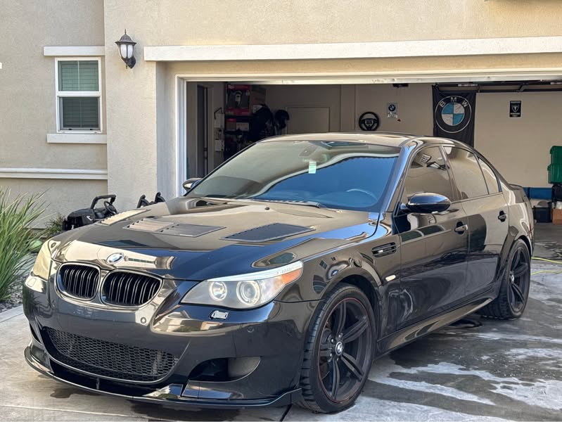 2006 BMW M5 - Sedan 4D