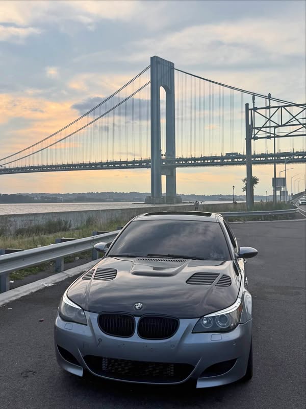 2006 BMW M5 - Sedan 4D