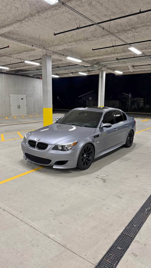 2006 BMW M5 - Sedan