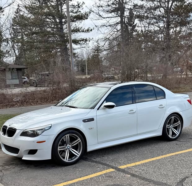 2008 BMW M5 - Sedan 4D