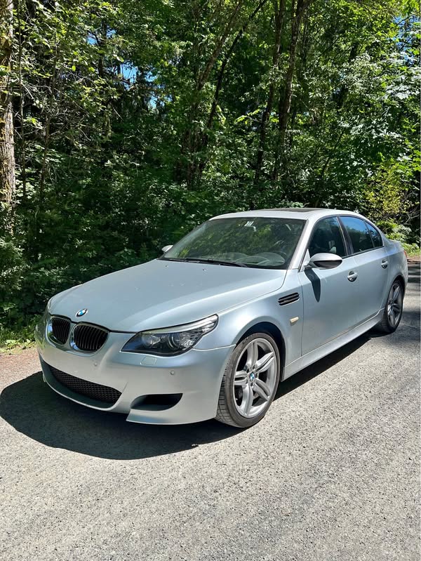 2006 BMW M5 - Sedan 4D