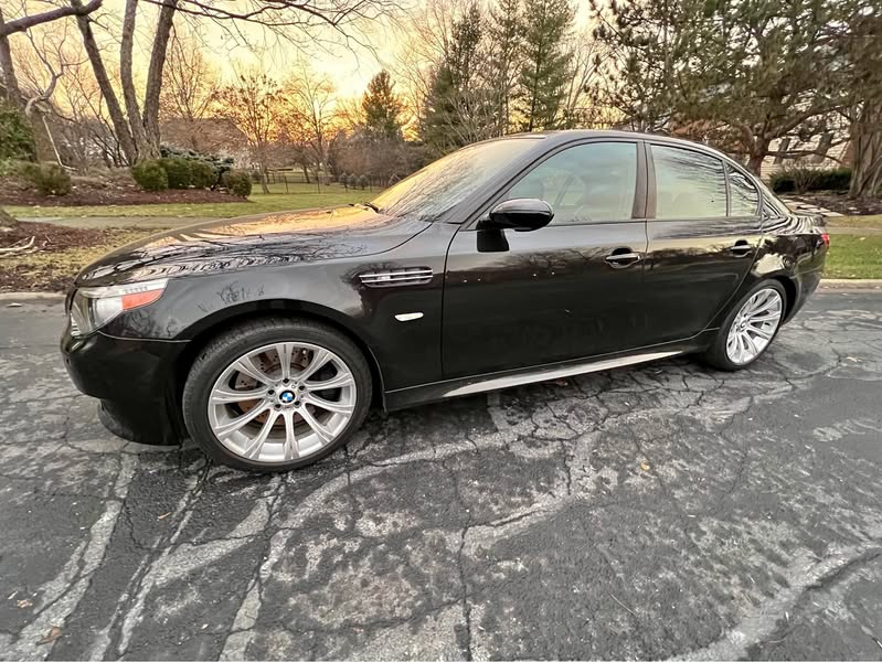 2006 BMW M5 - Sedan 4D