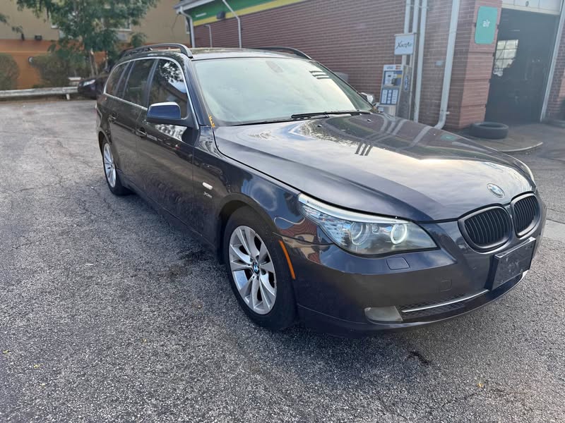 2010 BMW 5 Series - 535i xDrive Wagon 4D