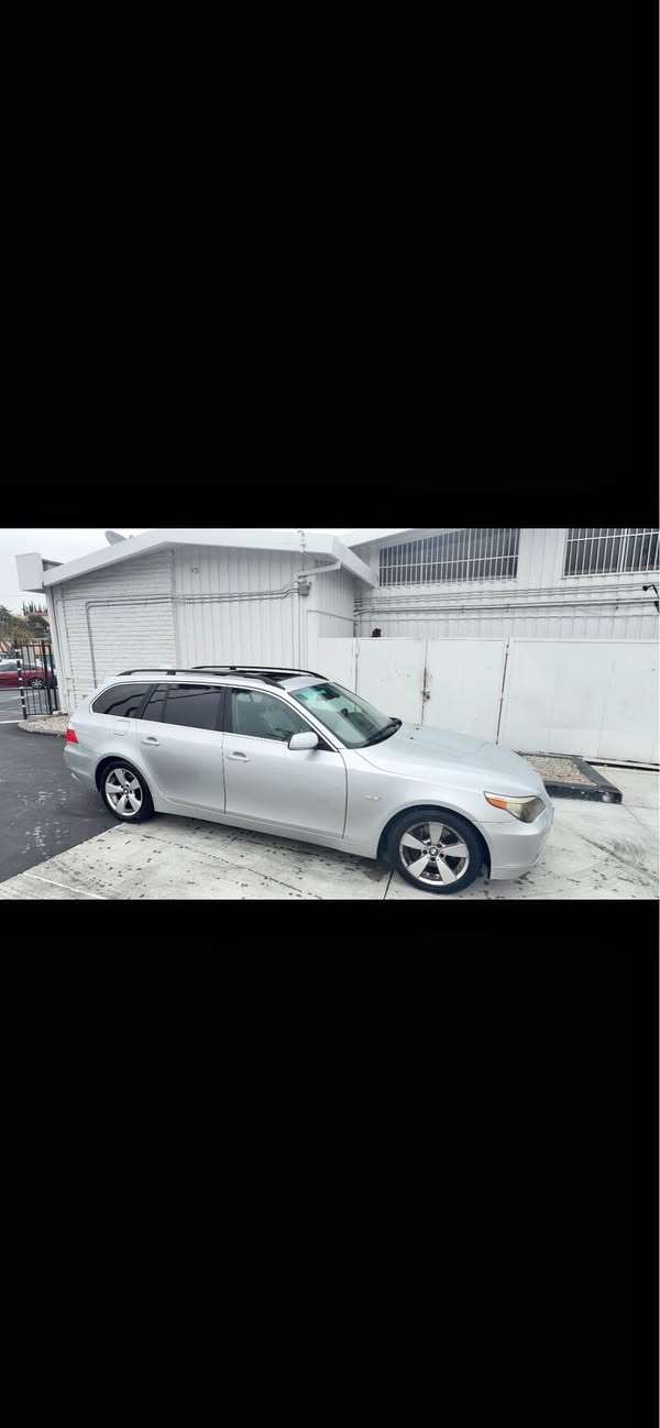 2006 BMW 5 Series - 530xi Wagon 4D