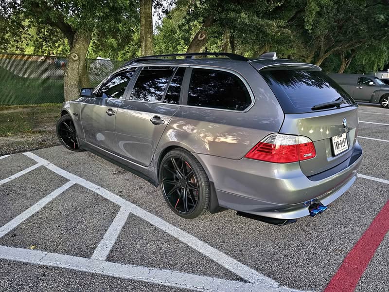 2010 BMW 5 Series - 535i xDrive Sport Wagon 4D