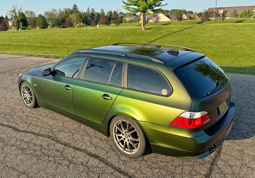 2006 BMW 5 Series - 530xi Wagon 4D