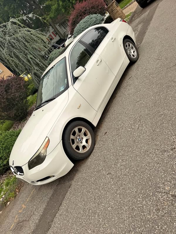 2004 BMW 5 Series - 525i Sedan 4D