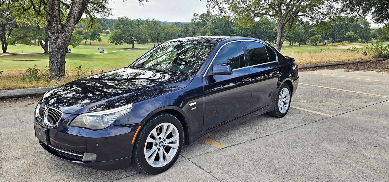 2010 BMW 5 Series - 535i xDrive Sedan 4D