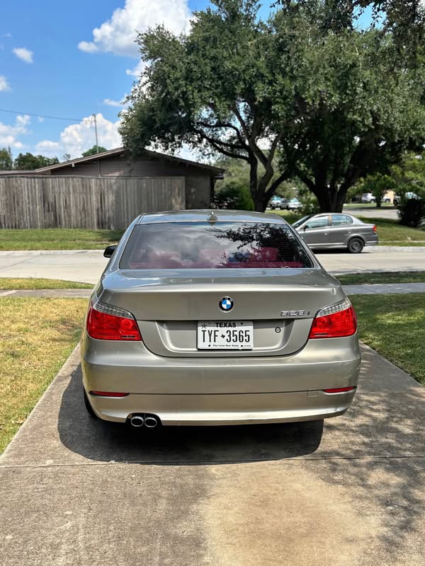 2010 BMW 5 Series - 528i Sedan 4D