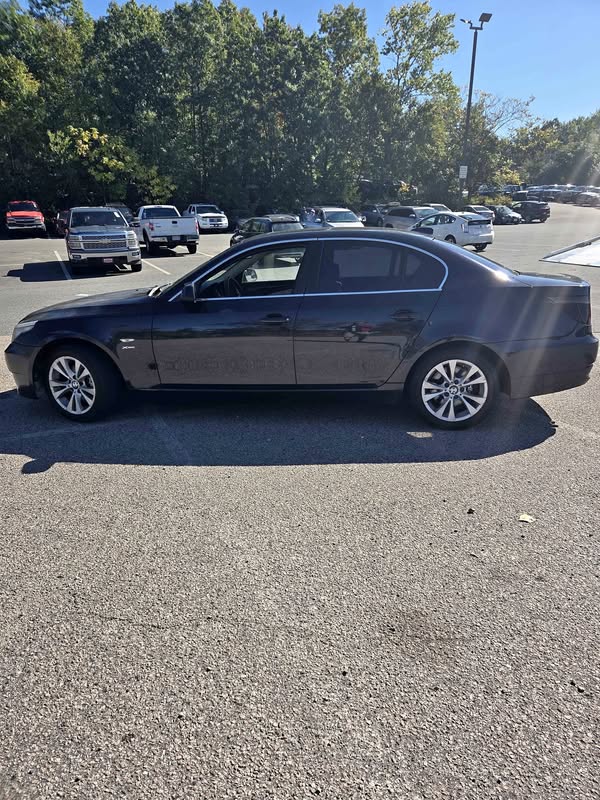2010 BMW 5 Series - 535d xDrive Sedan 4D