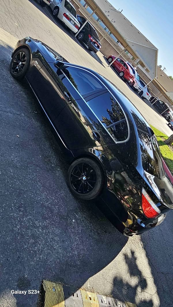 2010 BMW 5 Series - 535i xDrive Sedan 4D