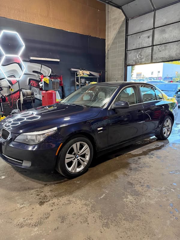 2010 BMW 5 Series - 528xi