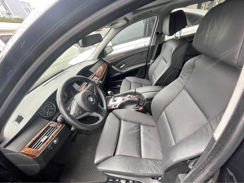 2010 BMW 5 Series - 535xi Sedan 4D