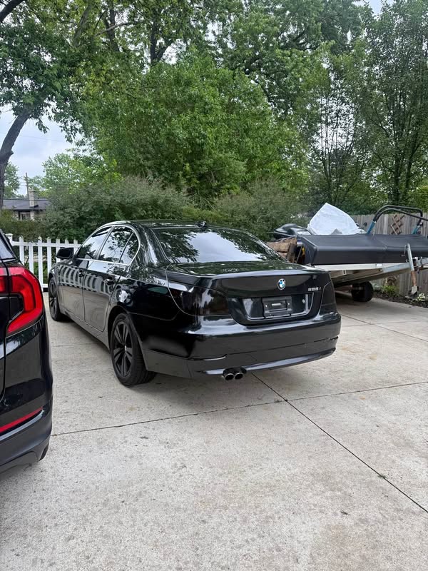 2010 BMW 5 Series - 528i xDrive Sedan 4D