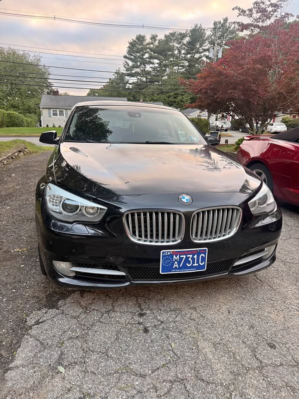 2010 BMW 5 Series - 550i Gran Turismo xDrive Sedan 4D