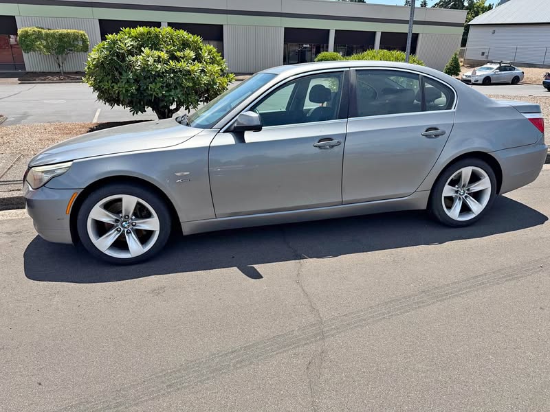 2010 BMW 5 Series - 530i xDrive Sedan 4D
