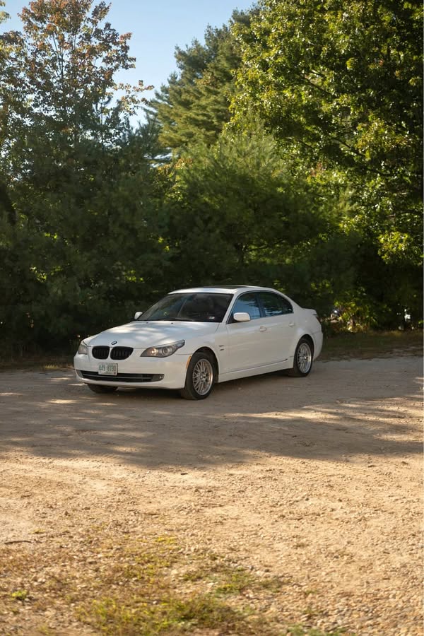2010 BMW 5 Series - 528i xDrive Sedan 4D