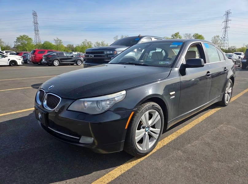 2010 BMW 5 Series - 528i xDrive Sedan 4D
