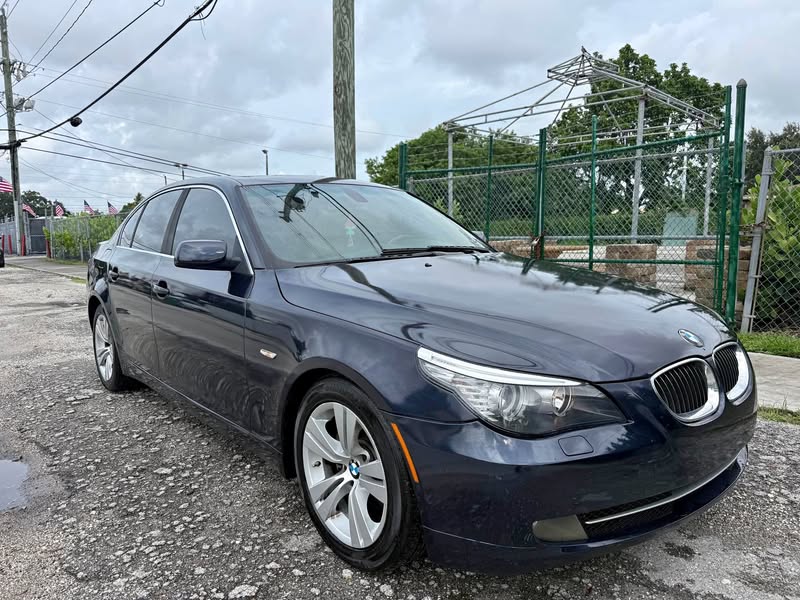 2009 BMW 5 Series - 528i xDrive Sedan 4D