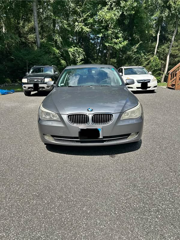 2010 BMW 5 Series - 528i xDrive Sedan 4D