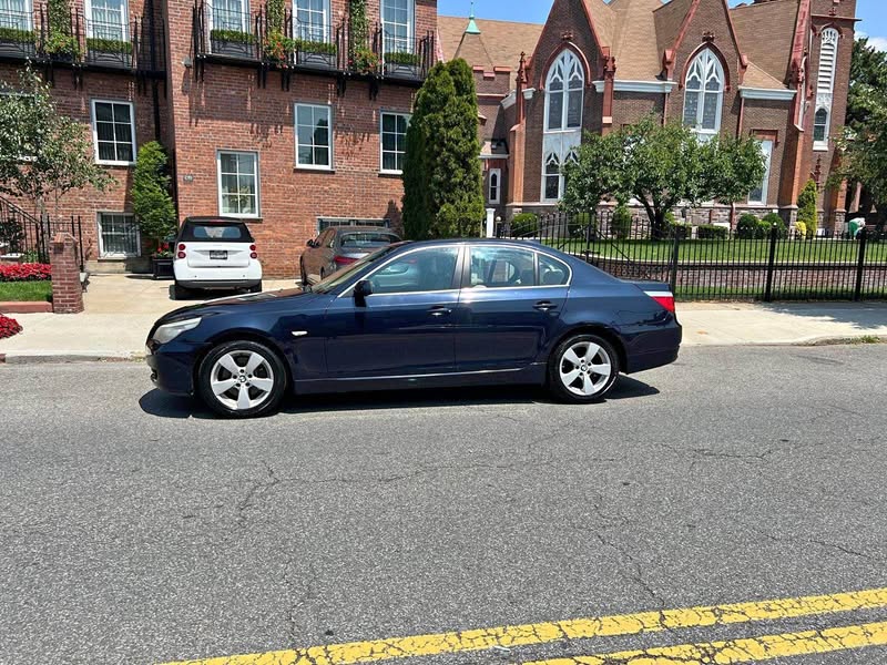 2008 BMW 5 Series - 528xi Sedan 4D