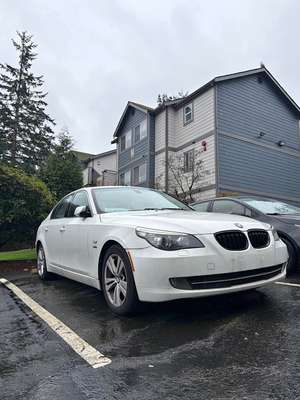 2009 BMW 5 Series - 528i xDrive Sedan 4D