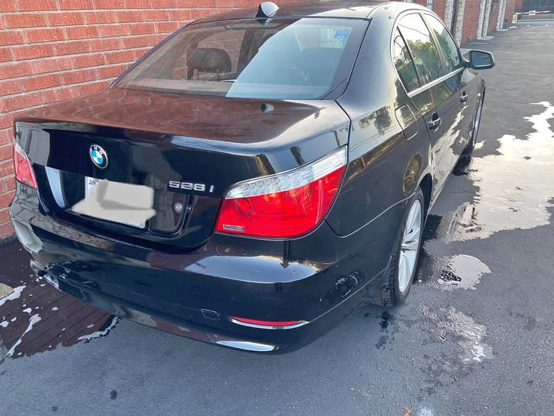 2010 BMW 5 Series - 528i Sedan 4D
