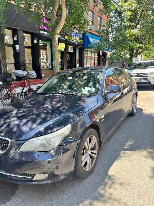 2010 BMW 5 Series - 528i xDrive Sedan 4D