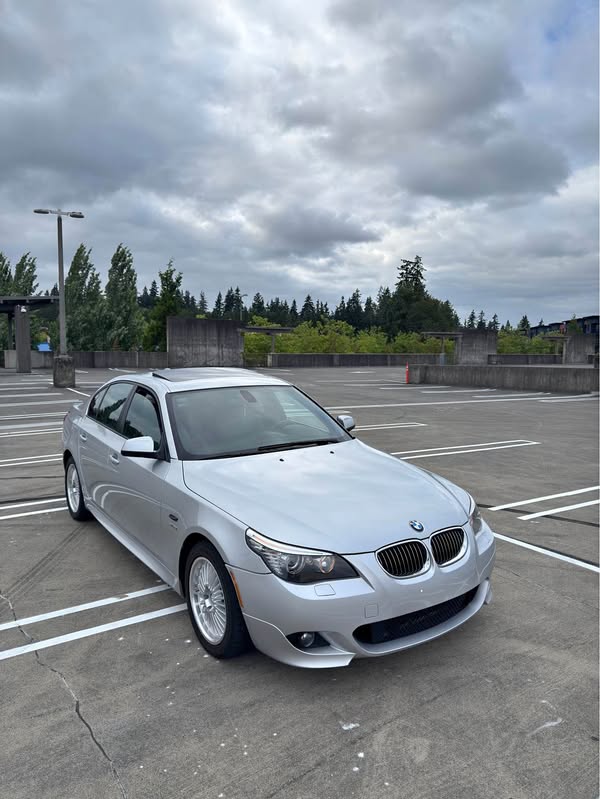 2010 BMW 5 Series - 535i xDrive Sedan 4D