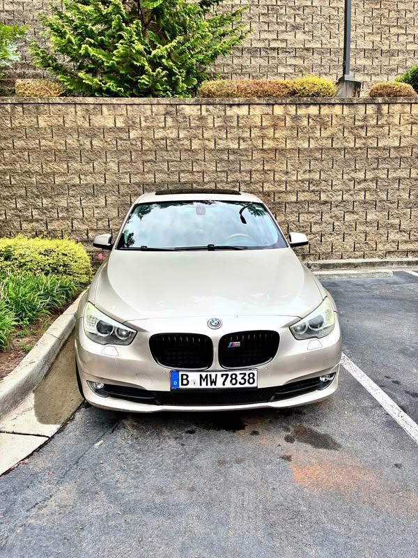 2010 BMW 5 Series - 550i Gran Turismo xDrive Sedan 4D