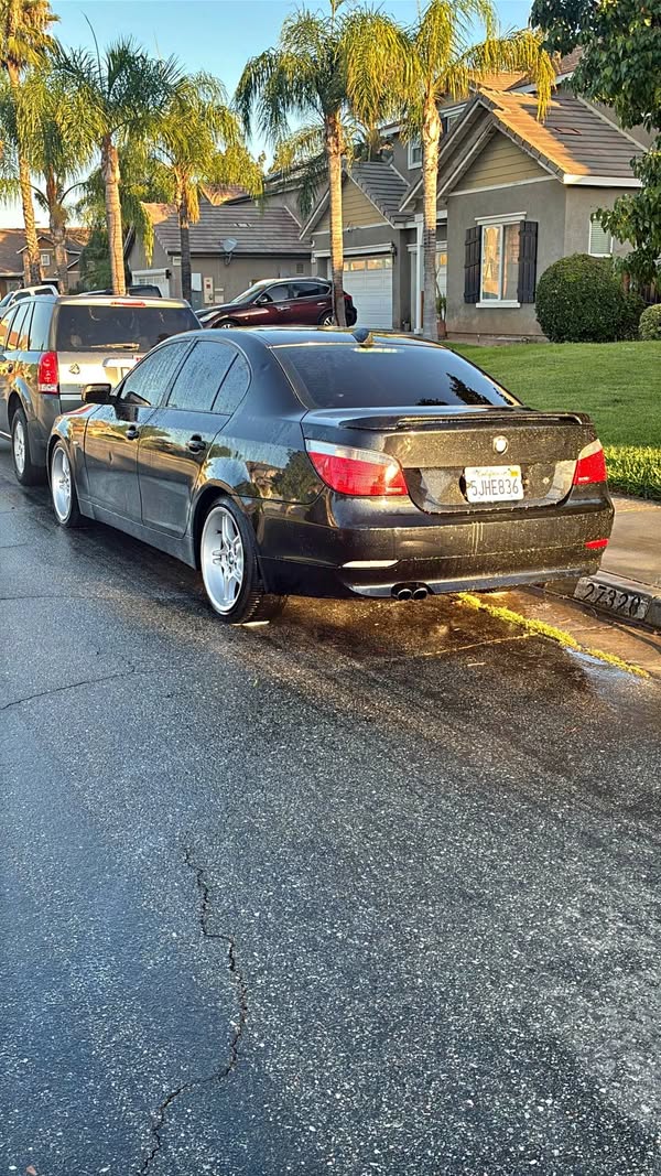 2004 BMW 5 Series - 525i Sedan 4D