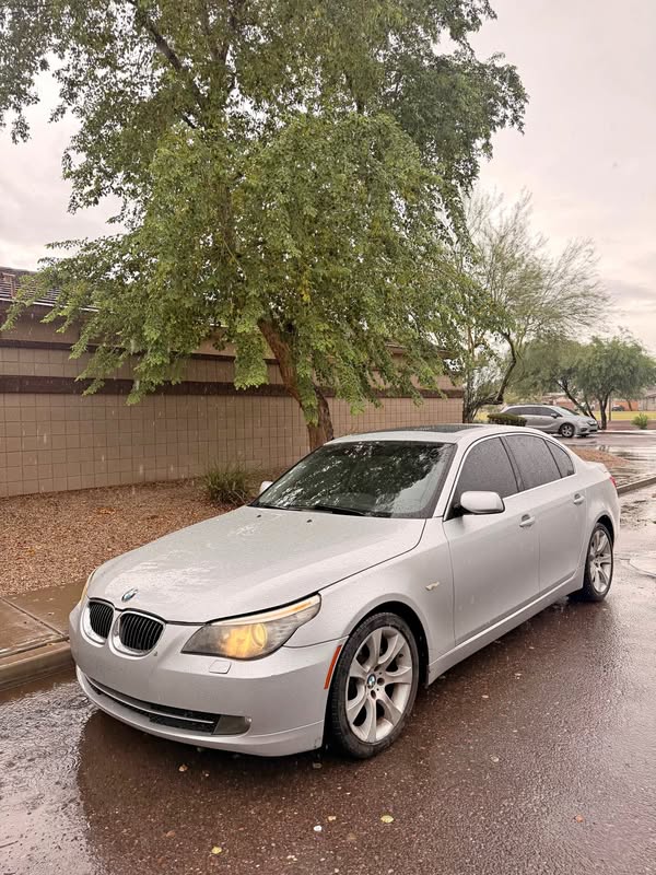 2010 BMW 5 Series - 528i Sedan 4D
