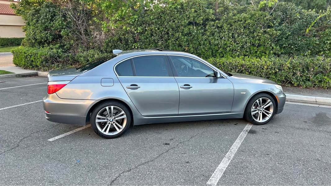 2008 BMW 5 Series - 535xi Sedan 4D