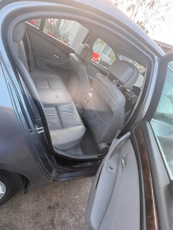 2010 BMW 5 Series - 528i Sedan 4D