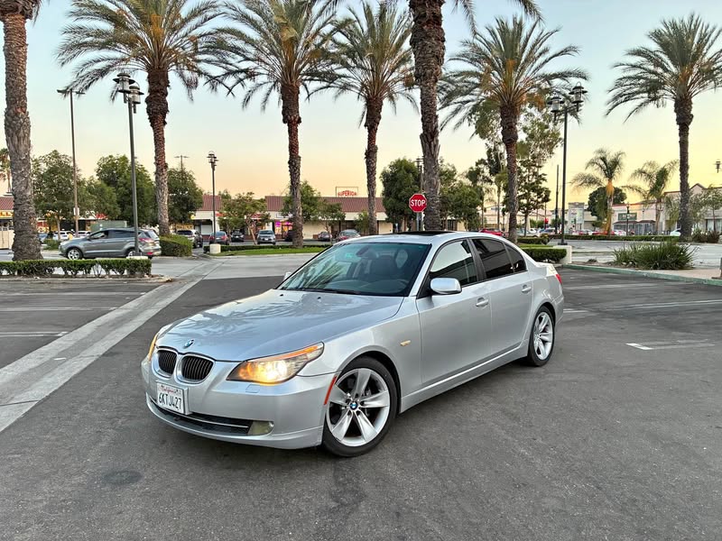 2008 BMW 5 Series 528i Sedan 4D