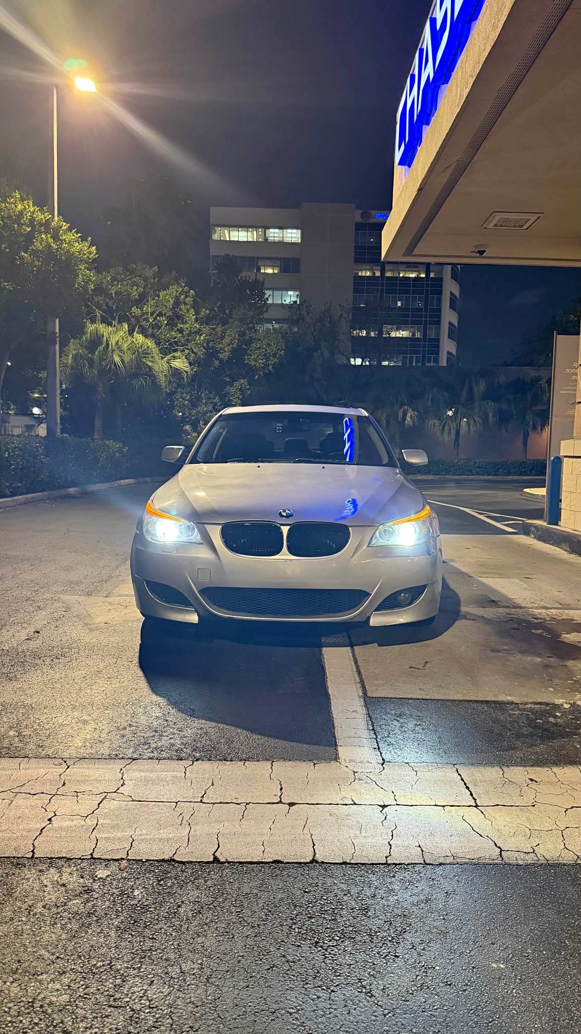 2010 BMW 5 Series - 528i Sedan 4D