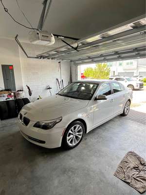 2010 BMW 5 Series - 535i xDrive Sedan 4D