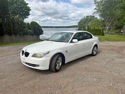 2010 BMW 5 Series - 528i xDrive Sedan 4D